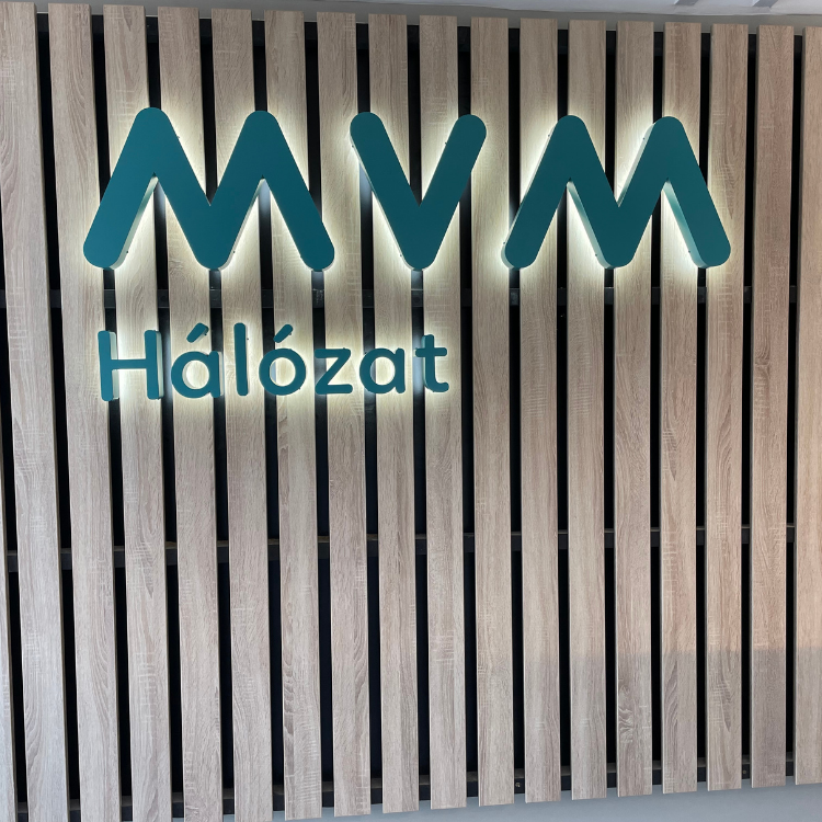 Világító 3D felirat, habbetű gyártás