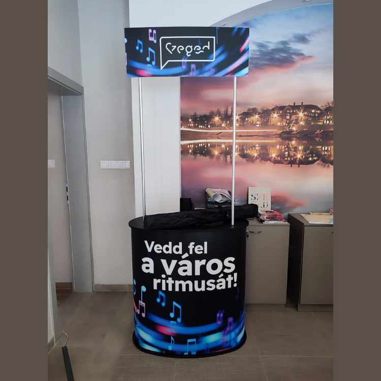 Hostess pult, kínáló pult, kiállítási pult
